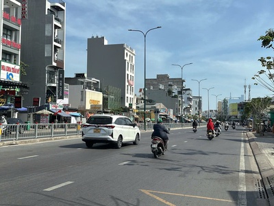 Bán chdv 6l ngang 5.5m 110m2 hxt dương quảng hàm 10pn t.máy ngay văn lang tn60tr 21 tỷ. 0