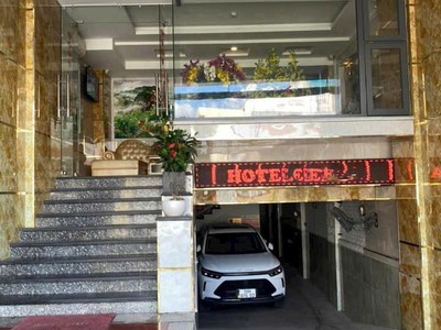 Khách sạn 7 tầng 2 sao hầm t.máy 22p 5.6m 125m2 mt gần thống nhất dt 180tr chỉ 23 tỷ. 1