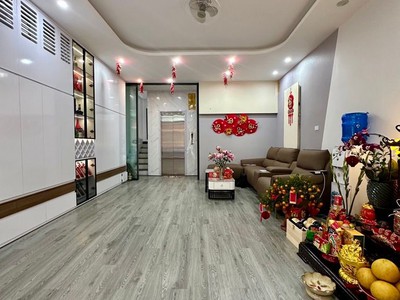 Bán nhà siêu đẹp phố trạm- ngõ cực nông full nt- dân xây- oto tránh- thang máy -48m 6 tầng 13,x tỷ 0