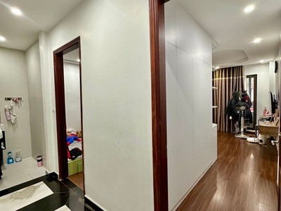 Bán nhà siêu đẹp phố trạm- ngõ cực nông full nt- dân xây- oto tránh- thang máy -48m 6 tầng 13,x tỷ 4