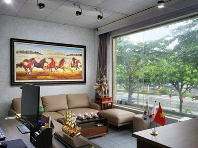 Vip, bán nhà mặt phố khu hoàng quốc việt, mặt tiền 12m quyền lực, diện tích cực đẹp 170m 2