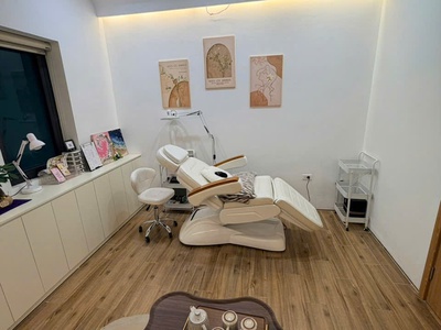 Do công việc cá nhân quá bận rộn, không có thời gian trực tiếp quản lý và chăm sóc tiệm 3