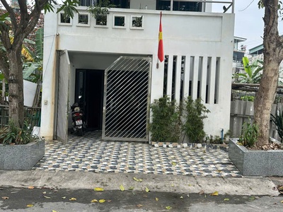 Chính chủ cần cho thuê tầng 1 tại kđt cenco 5 tổ 9 khu phố yết kiêu 5 hồng gai quảng ninh. 1