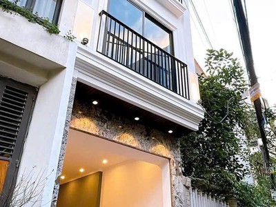 Bán nhà có gara ô tô   trung tâm ngọc thụy   6 tầng   13.6 tỷ  tl 3