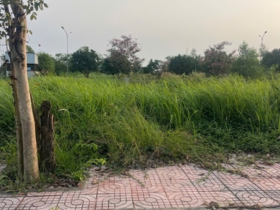 Cần bán gấp lô đất 78m2 kđt làng sen việt nam   mặt tiền tỉnh lộ 10   sổ hồng riêng   giá chỉ 1,7 tỷ 0