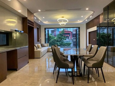 Quá rẻ. 90m2 7 tầng thang máy phố nguyễn văn cừ. ô tô đỗ cửa, vào nhà chỉ 1x tỷ 0