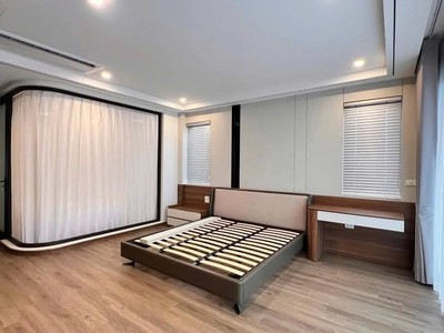 90m2, 7 tầng thang máy phố gia thụy long biên. ô tô đỗ cửa, vào nhà chỉ 1x tỷ 4