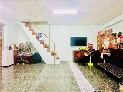 Thoại ngọc hầu  mặt tiền giá hẻm  ngang 5.3m nở hậu  2 tầng  100m  chỉ 10.x 4