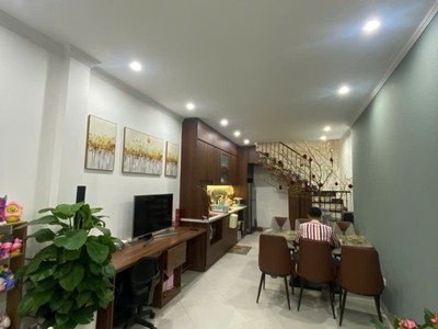 Bán nhà có gara ô tô   trung tâm ngọc thụy   6 tầng   13.6 tỷ  tl 0