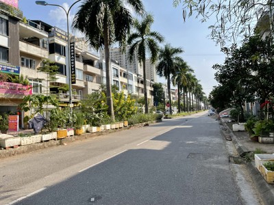 Cần bán căn liền kề 4 tầng xây mới trục Hoàng Quốc Việt kéo dài DT 50m giá 11.5 tỷ 0