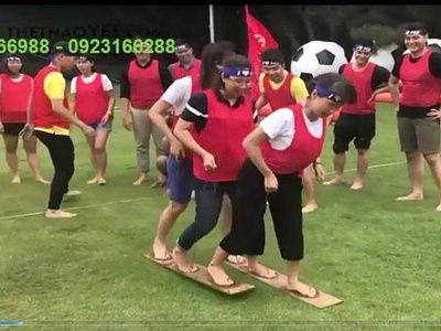 Cho thuê đôi dép khổng lồ , bán đôi dé ghỗ , đôi dép 5 người đi 6