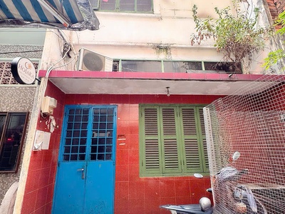 Chính chủ xưa bán nhà 2 tầng cũ- mặt tiền hxh đ.cô giang, quận 1- ngang lớn 5,7m 16m vuông vức- 2