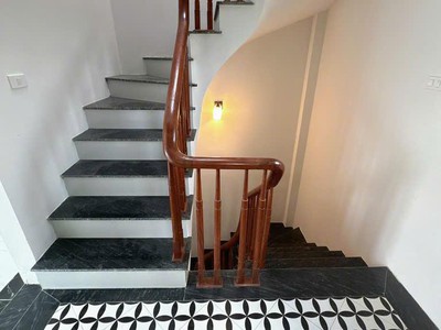 Bán nhà chân đê vàng- long biên   45m    thang máy   ô tô đỗ cửa   nhà mới tinh   giá 9.1 tỷ 3