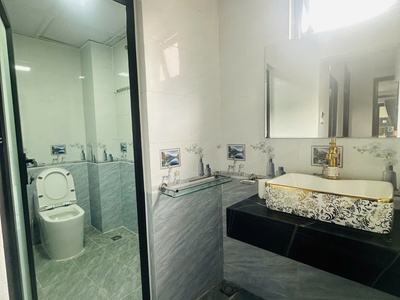 Giảm chào bán nhà ngô quyền, 50m2, 4 tầng, mặt tiền 4m, 18.5 tỷ, kinh doanh đỉnh 1