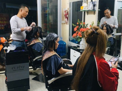 Sang nhượng cửa hàng tóc   đang hoạt động ổn định 9 năm tại mai dịch, cầu giấy, hà nội chỉ 30 triệu 1