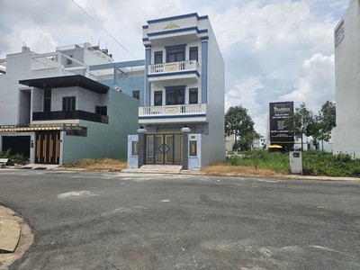 Đất đẹp   giá tốt    chính chủ cần bán tại xã phước lý , cần giuộc long an 3