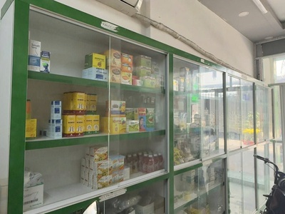 Sang nhượng tủ quầy   trang thiết bị nhà thuốc  quận 11 1