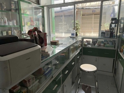 Sang nhượng tủ quầy trang thiết bị nhà thuốc quận 11 2