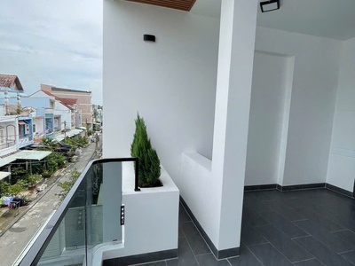 Bán nhà đẹp 2 tầng p.biên hòa,đường nhựa 2 ô tô,nội thất đầy đủ,dọn vào ở ngay 4