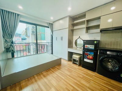 Cần bán căn nhà trung tâm Mỹ Đình 50m 6 tầng đang cho thuê 1