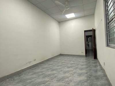 Cho thuê nhà riêng biệt 48m mặt ngõ rộng Đường Giáp Hải- Đa Tốn, ngõ 2 oto tránh nhau. 0