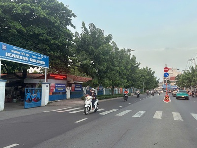 Nhà phố tân sơn ngay ga t3 tiện xây chdv 125m2 ngang 4.2m hxt gần chợ pvb 11.9 tỷ. 0