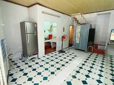 Nhà ngang khủng 8m hưng phú p9q8 cách mặt tiền 3 căn 1