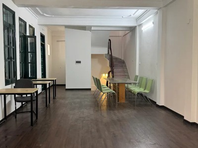 Siêu hiếm ngõ ô tô tránh phố hoàng quốc việt 60m 5t mt5,9m nhỉnh 33 tỷ lô góc-kinh doanh đỉnh 2