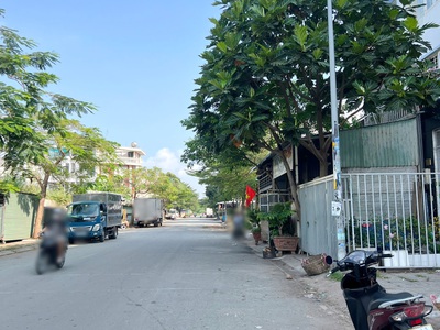 Nhà 4 tầng mặt tiền đường số ngay chợ bình điền p7q8. giá: 9.2 tỷ 2