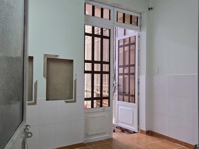 Bán nhà q7: 35m2, 2 tầng, 2pn, sổ hồng, hẻm huỳnh tấn phát, gần kcx tân thuận. giá 3.5 tỷ, 0