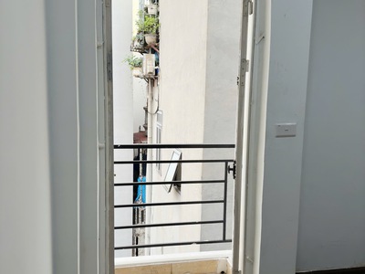 Cho thuê phòng rộng 50m2   ngõ 173 hoàng hoa thám  279 đội cấn    giá chỉ 4tr5 0