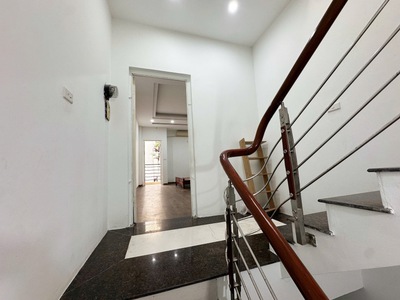 Cho thuê phòng rộng 50m2   ngõ 173 hoàng hoa thám  279 đội cấn    giá chỉ 4tr5 1