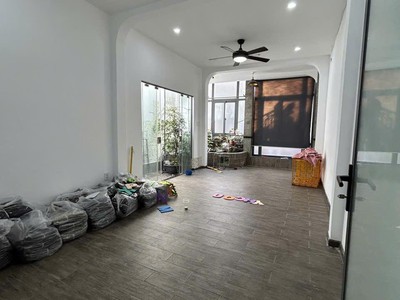 Nhà sát mặt tiền - khu bàu cát - 105m2- 3tầng - giá 8,5tỷ 1