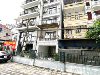 Gấp nhà dân xây đức diễn,bể bơi từ liêm,oto tránh,dt:45mx5t,mt:4.5m,ở kinh doanh,10ty 0