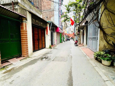 Gấp nhà dân xây đức diễn,bể bơi từ liêm,oto tránh,dt:45mx5t,mt:4.5m,ở kinh doanh,10ty 1