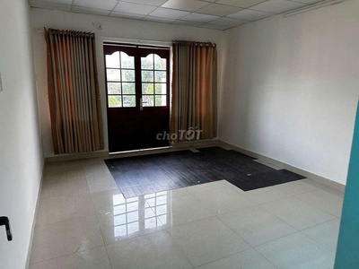 Cho thuê nhà nguyên căn kd mặt tiền, 1 trệt 2 lầu, 180m2, 3pn mặt tiền đường số 3, p.linh chiểu, 3