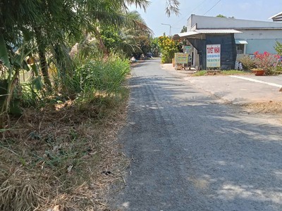 Nhà đẹp   giá tốt    chính chủ cần bán tại mặt tiền kênh trần văn dõng 4