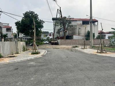 Bán đất đấu giá x3   80m2   gần đăng kiểm phúc thịnh   mặt tiền 5m   vỉa hè ô tô tránh 1