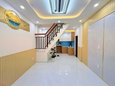 Nhà 2 tầng mới căn góc hẻm dương bá trạc p.chánh hưng. giá 3,18 tỷ tl 0