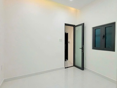 Nhà 2 tầng mới căn góc hẻm dương bá trạc p.chánh hưng. giá 3,18 tỷ tl 3