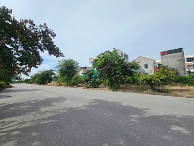 Cần bán lô đất mặt đường 40m TDC Tràng Cát 75m2 giá 60tr/m2 0