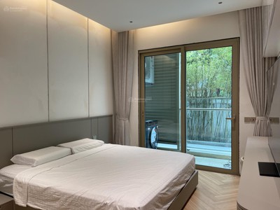 Bán gấp căn 2 ngủ toà P2   tầng 19   trục 01 tại Peninsula, giá hơn 4 tỷ 4