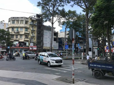 Toà nhà văn phòng 8 tầng mặt tiền trần đình xu, p cô giang quận 1, ngay sát ngã tư trần hưng đạo 0