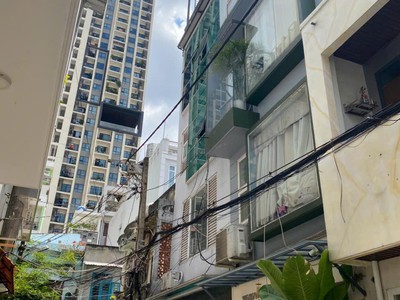 Ô tô đổ cửa - 3 tầng - ngay hà đô sentrosa - 3 phòng - dòng tiền 16tr - 9.1 tỷ 0