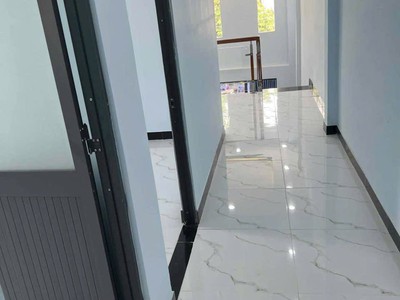 Giảm sâu nhà mặt tiền 1 trệt 1 lửng gần chợ bình chánh giá 1 tỷ 050 triệu 3