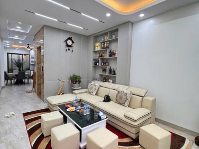 Nhà 5 phòng ngủ trung tâm bồ đề 60m2 chỉ 1x tỷ. bạn đừng bỏ qua căn nhà này 0