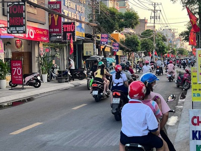 Sang nhượng lại salon tóc q12   15 nguyễn thị đặng,hiệp thành 4