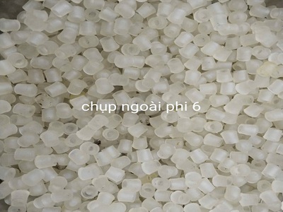 Hà Thành  xưởng cơ khí cung cấp chụp nhựa giá rẻ uy tín 2