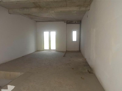 Bán nhà mega village khang điền, quận 9, dt 75m2, xây 3 tầng, hiện trạng thô, giá 8 tỷ có tl 4