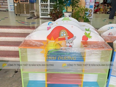 Kệ góc mầm non AD, kệ cá nhân mầm non AD, kệ nhà trẻ AD 5